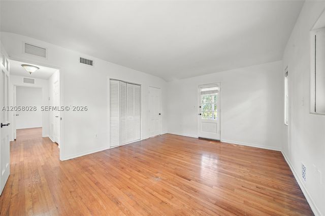 5842 Alton Rd, Miami Beach, FL 33140