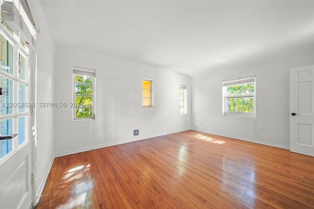 5842 Alton Rd, Miami Beach, FL 33140