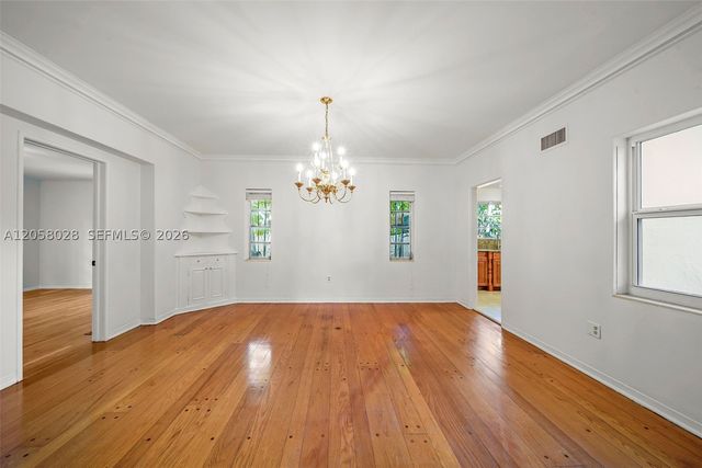 5842 Alton Rd, Miami Beach, FL 33140