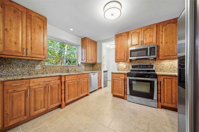5842 Alton Rd, Miami Beach, FL 33140