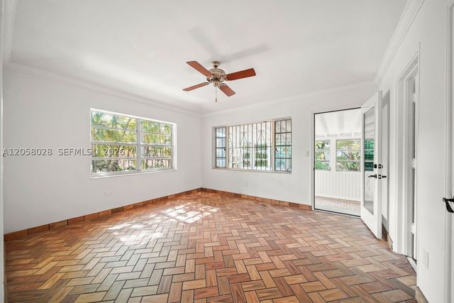 5842 Alton Rd, Miami Beach, FL 33140