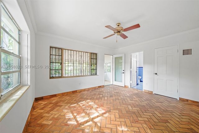 5842 Alton Rd, Miami Beach, FL 33140