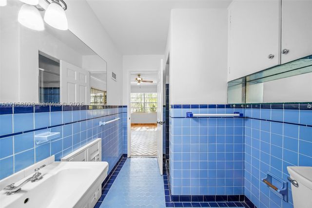 5842 Alton Rd, Miami Beach, FL 33140