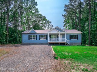 137 Bayside Drive, Sneads Ferry, NC 28460