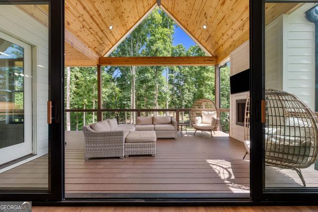 183 Lake Pointe Road, Hartwell, GA 30643