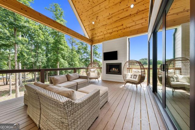183 Lake Pointe Road, Hartwell, GA 30643