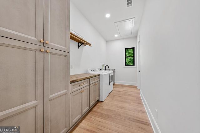 183 Lake Pointe Road, Hartwell, GA 30643
