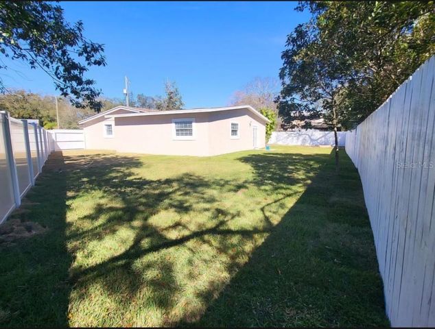 8605 MAY CIRCLE, Tampa, FL 33614