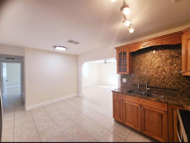 8605 MAY CIRCLE, Tampa, FL 33614