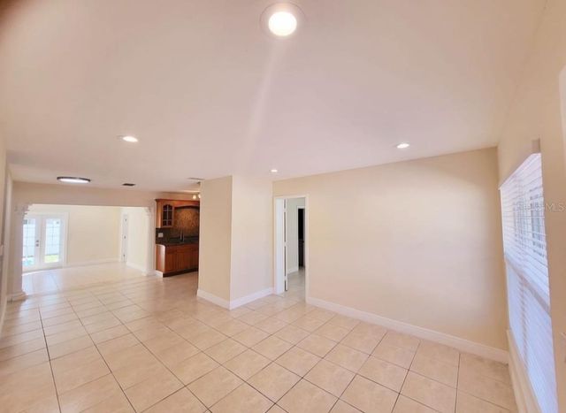 8605 MAY CIRCLE, Tampa, FL 33614