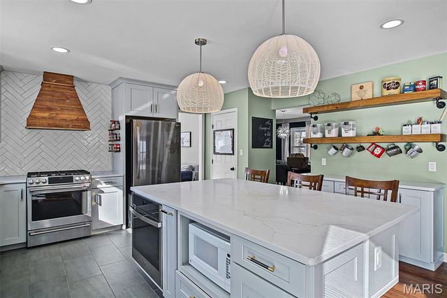 1016 Howard George Drive, Manchester, MO 63021