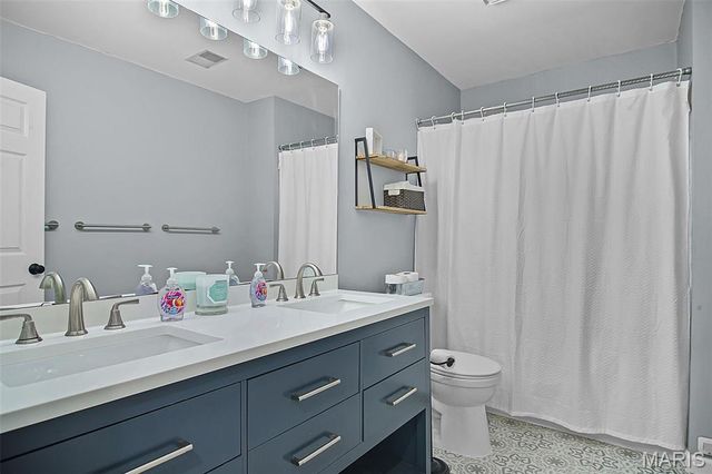 1016 Howard George Drive, Manchester, MO 63021