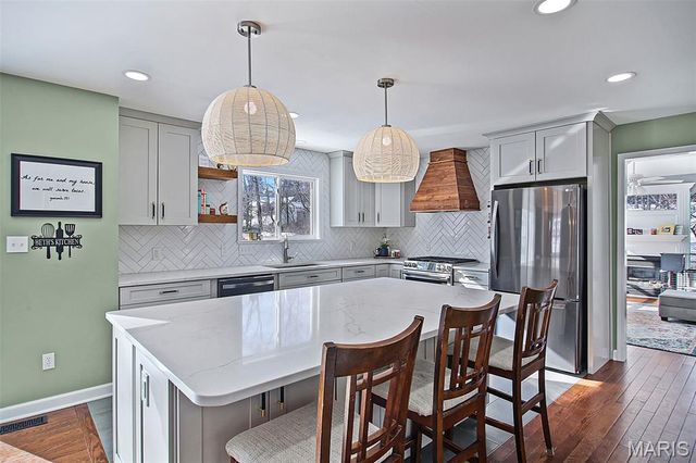 1016 Howard George Drive, Manchester, MO 63021