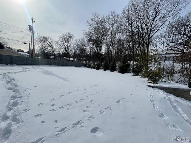 1016 Howard George Drive, Manchester, MO 63021