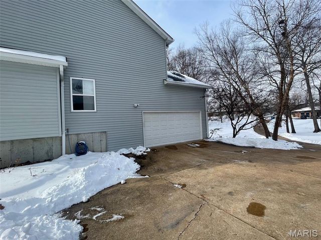 1016 Howard George Drive, Manchester, MO 63021