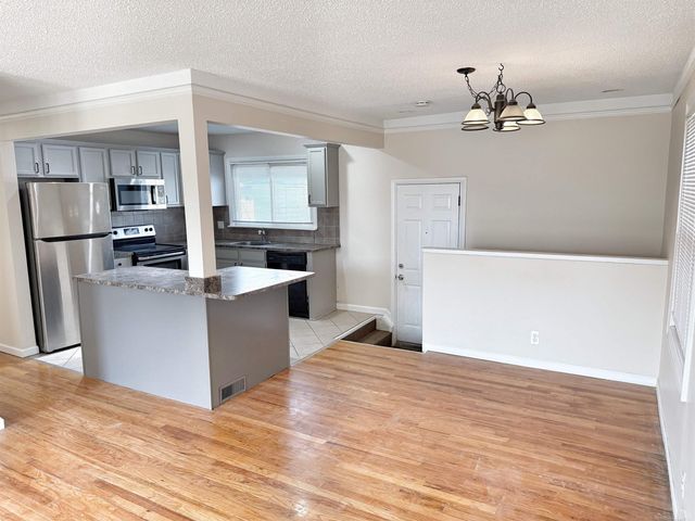 28859 Floral Street, Roseville, MI 48066