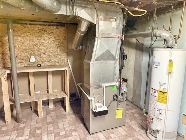 28859 Floral Street, Roseville, MI 48066