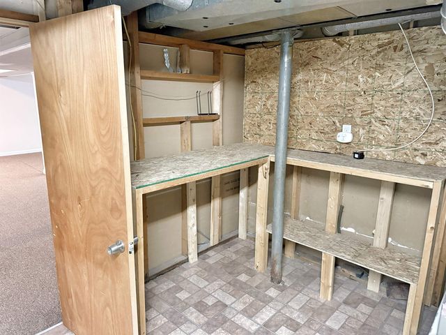 28859 Floral Street, Roseville, MI 48066