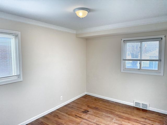 28859 Floral Street, Roseville, MI 48066