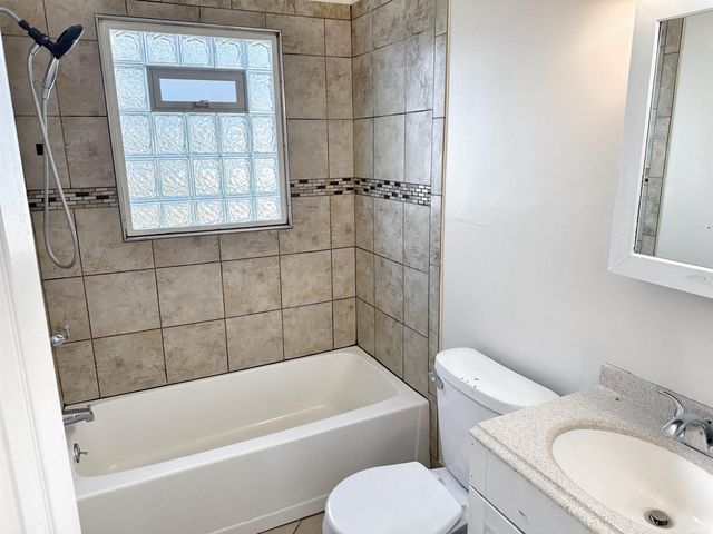 28859 Floral Street, Roseville, MI 48066