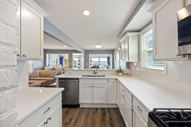 107 Hillside Court, Fox Lake, IL 60020