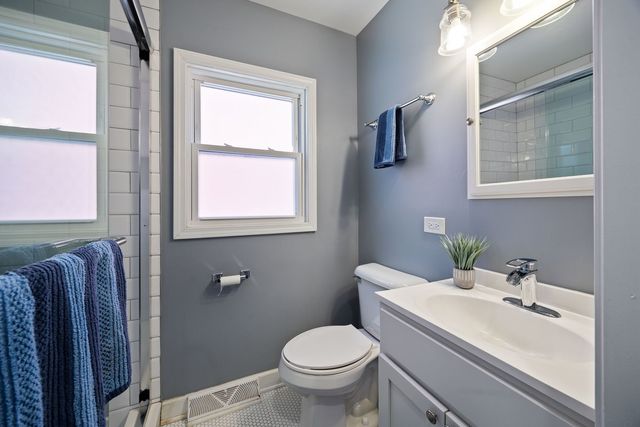 107 Hillside Court, Fox Lake, IL 60020