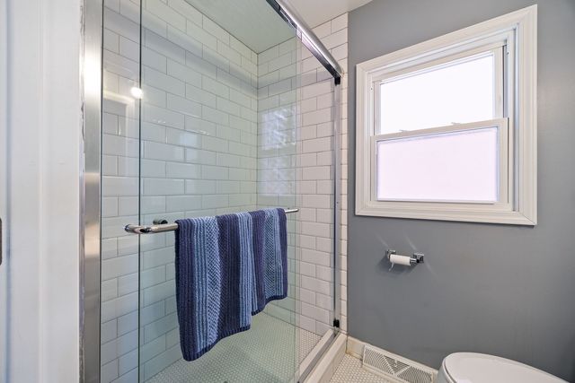 107 Hillside Court, Fox Lake, IL 60020