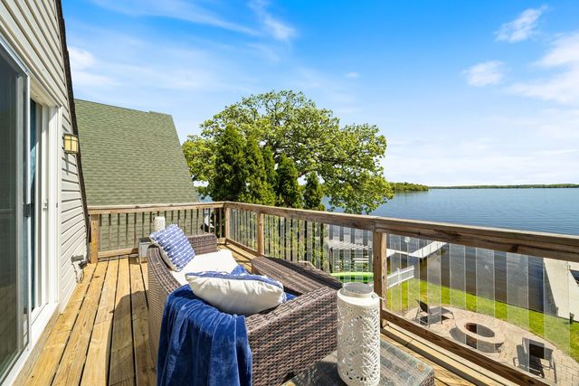 107 Hillside Court, Fox Lake, IL 60020
