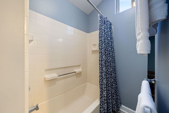107 Hillside Court, Fox Lake, IL 60020