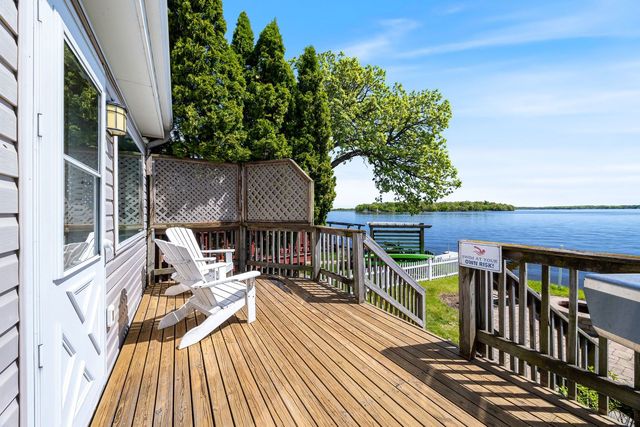 107 Hillside Court, Fox Lake, IL 60020