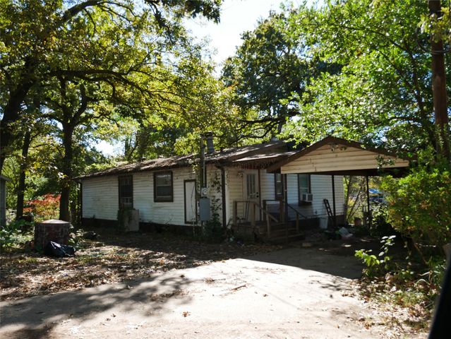 111 Wren Lane, Gun Barrel City, TX 75156