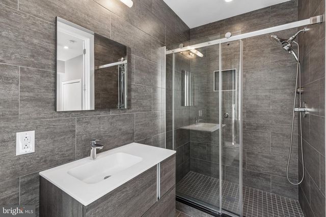 817 N ORKNEY ST, Philadelphia, PA 19123