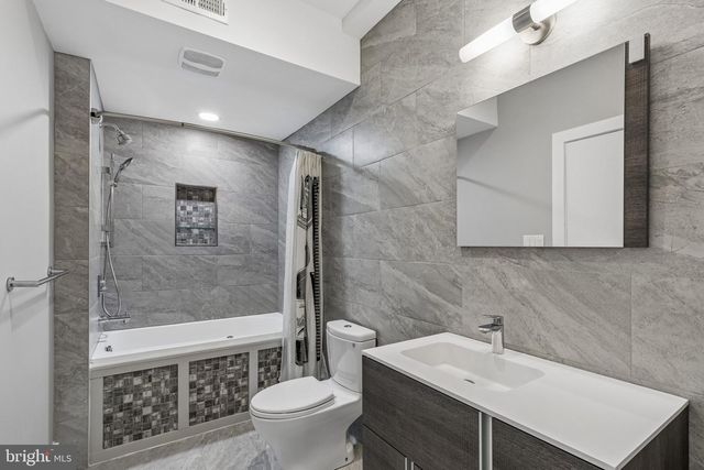 817 N ORKNEY ST, Philadelphia, PA 19123