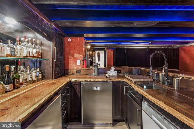817 N ORKNEY ST, Philadelphia, PA 19123