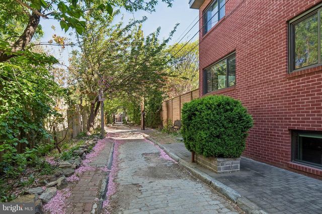 817 N ORKNEY ST, Philadelphia, PA 19123