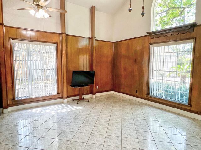 16902 Summit Oaks Lane, Spring, TX 77379