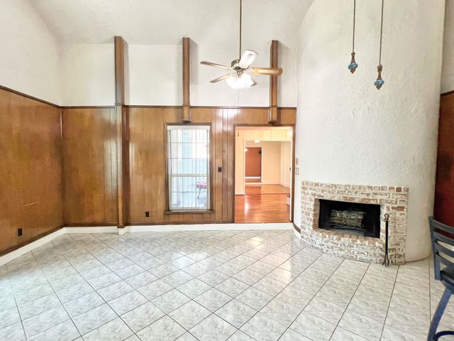 16902 Summit Oaks Lane, Spring, TX 77379