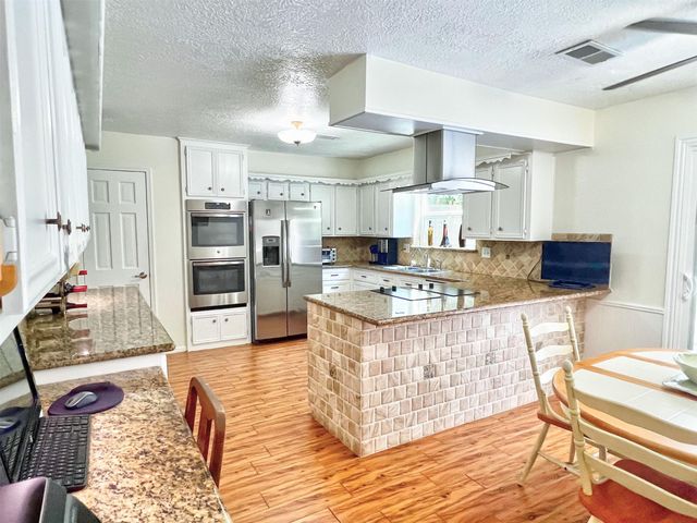 16902 Summit Oaks Lane, Spring, TX 77379