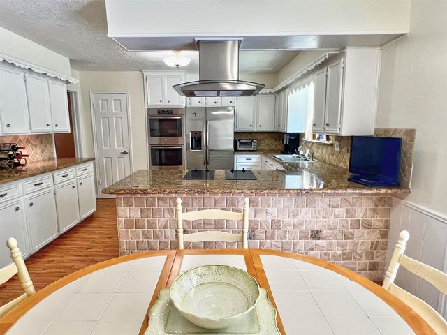 16902 Summit Oaks Lane, Spring, TX 77379