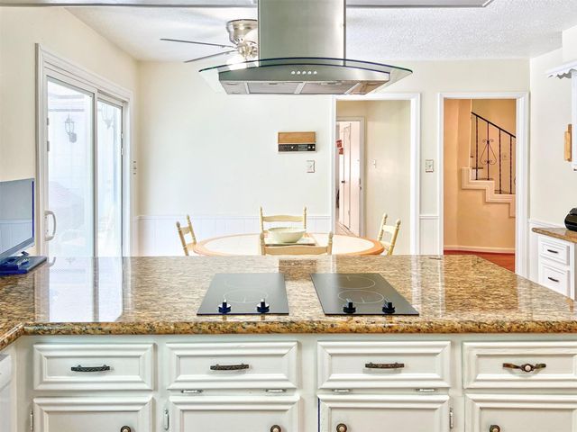 16902 Summit Oaks Lane, Spring, TX 77379