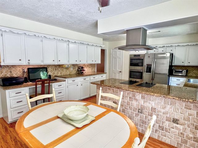 16902 Summit Oaks Lane, Spring, TX 77379