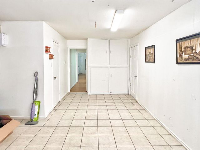 16902 Summit Oaks Lane, Spring, TX 77379