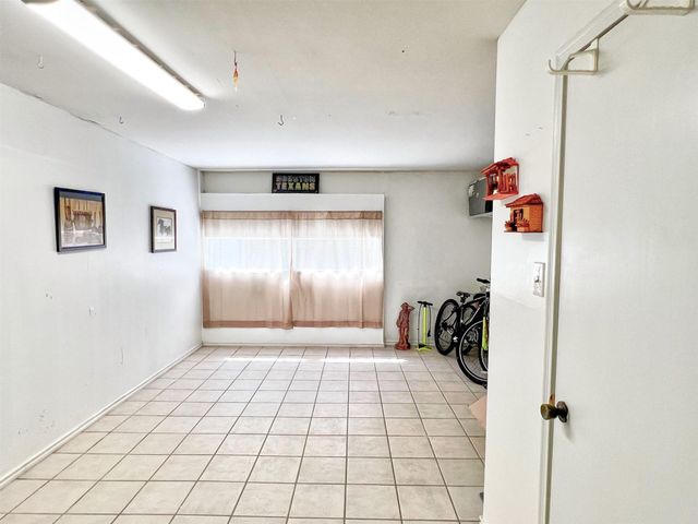 16902 Summit Oaks Lane, Spring, TX 77379