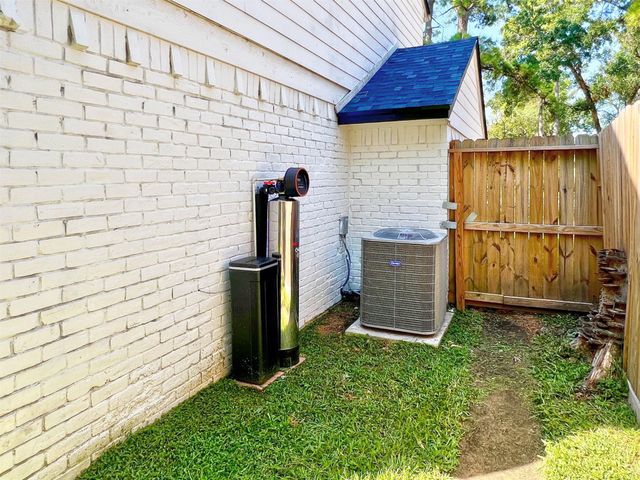 16902 Summit Oaks Lane, Spring, TX 77379