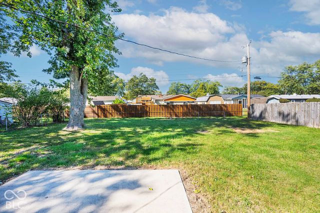 916 School Street, Greenfield, IN 46140
