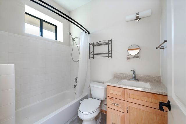 172 Burks Dr, Whitewright, TX 75491