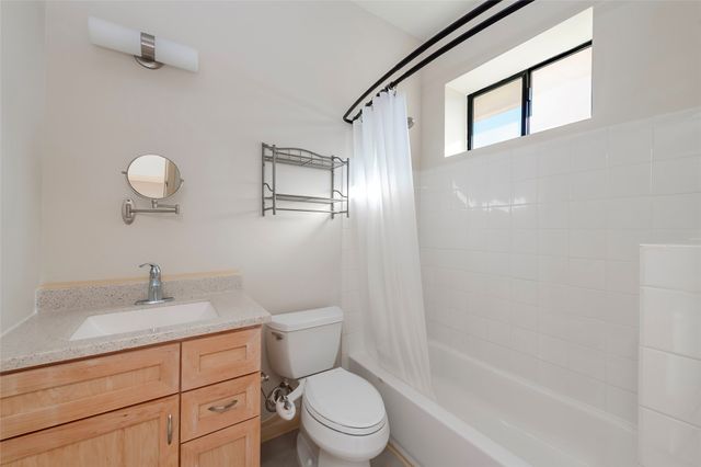 172 Burks Dr, Whitewright, TX 75491