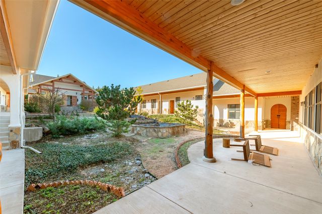 172 Burks Dr, Whitewright, TX 75491