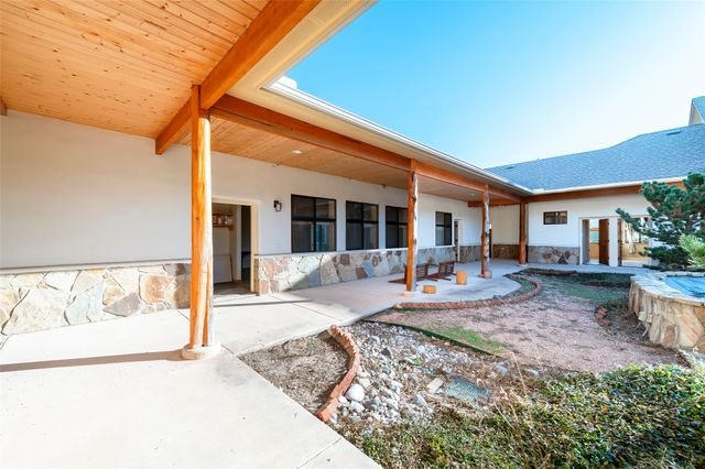 172 Burks Dr, Whitewright, TX 75491