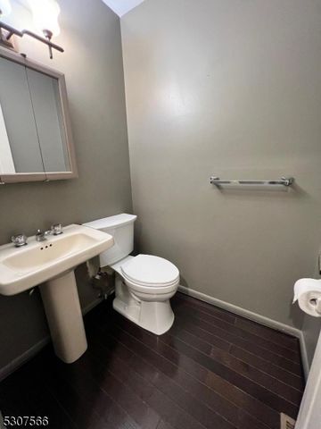 7 Dogwood Ct 7, Woodland Park, NJ 07424